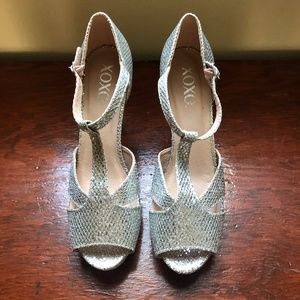 XOXO Julia silver glitter heels